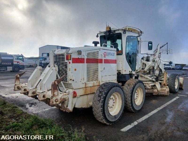NIVEULEUSE - CATERPILLAR - 120M - 2011 - 12600H - Niveleuse: photos 3 NIVEULEUSE - CATERPILLAR - 120M - 2011 - 12600H - Niveleuse: photos 3