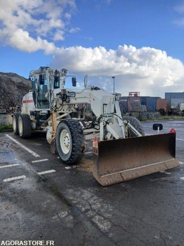 NIVEULEUSE - CATERPILLAR - 120M - 2011 - 12600H - Niveleuse: photos 1 NIVEULEUSE - CATERPILLAR - 120M - 2011 - 12600H - Niveleuse: photos 1