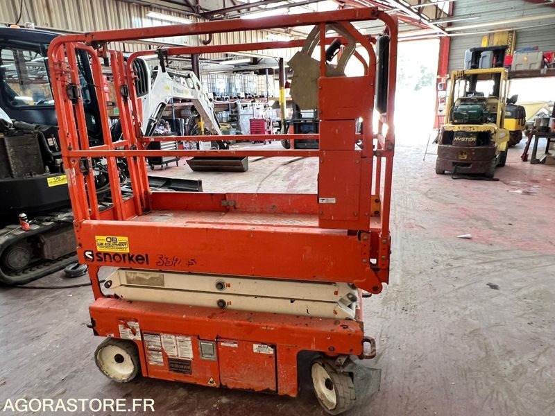 Nacelle ciseaux 6,5M électrique SNORKEL S3215E - 2016 - 840 heures - Nacelle ciseaux: photos 3 Nacelle ciseaux 6,5M électrique SNORKEL S3215E - 2016 - 840 heures - Nacelle ciseaux: photos 3