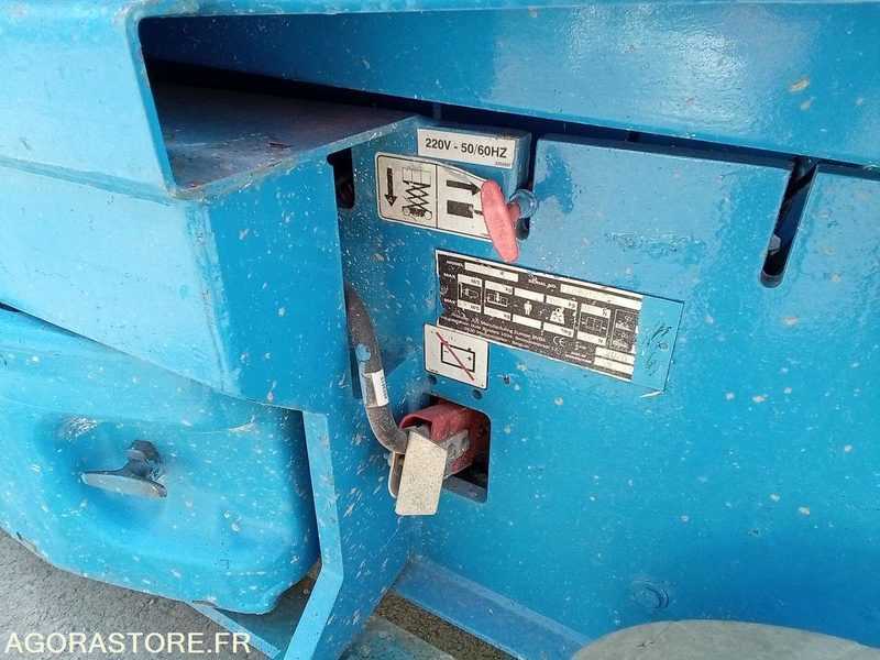 Nacelle electrique à ciseaux JLG 2030ES - Nacelle: photos 3 Nacelle electrique à ciseaux JLG 2030ES - Nacelle: photos 3