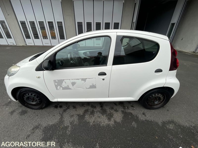 PEUGEOT 107 CL-310-LQ - Voiture: photos 3 PEUGEOT 107 CL-310-LQ - Voiture: photos 3