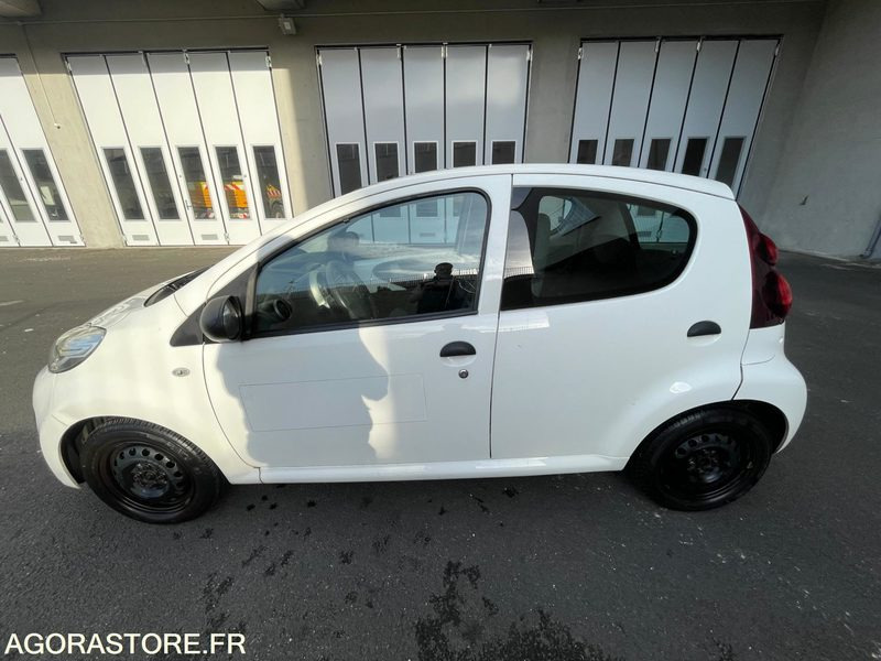 PEUGEOT 107 CL-635-LP - Voiture: photos 2 PEUGEOT 107 CL-635-LP - Voiture: photos 2
