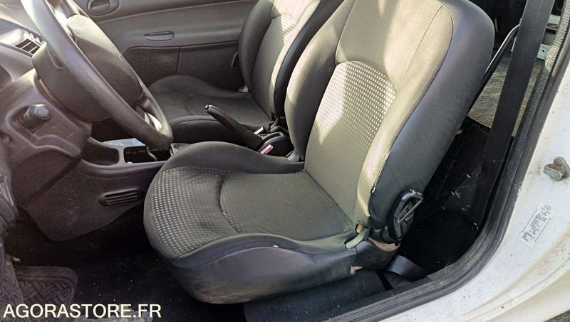 PEUGEOT 206+ - 2010 - BE-208-WL - Voiture: photos 5 PEUGEOT 206+ - 2010 - BE-208-WL - Voiture: photos 5