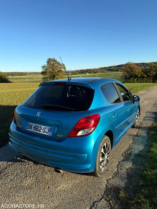 PEUGEOT 207 FULL OPTIONS DIESEL 1.6 HDI 90 CV - ANNEE 2011 - Voiture: photos 3 PEUGEOT 207 FULL OPTIONS DIESEL 1.6 HDI 90 CV - ANNEE 2011 - Voiture: photos 3