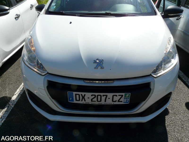 PEUGEOT 208 DX207CZ - Voiture: photos 1 PEUGEOT 208 DX207CZ - Voiture: photos 1
