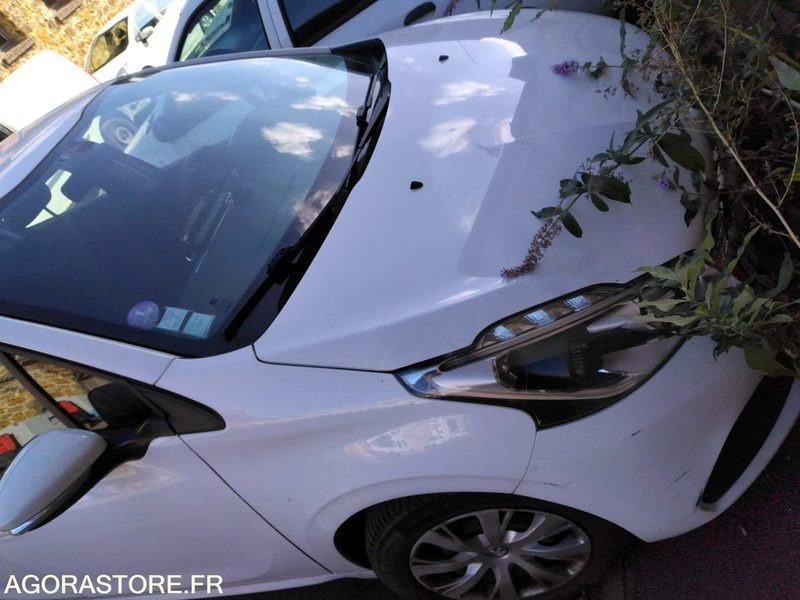 PEUGEOT 208 - Voiture: photos 4 PEUGEOT 208 - Voiture: photos 4