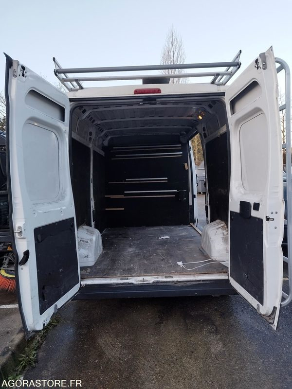 PEUGEOT BOXER III Phase 1/2 Fourgon - Fourgon utilitaire: photos 5 PEUGEOT BOXER III Phase 1/2 Fourgon - Fourgon utilitaire: photos 5