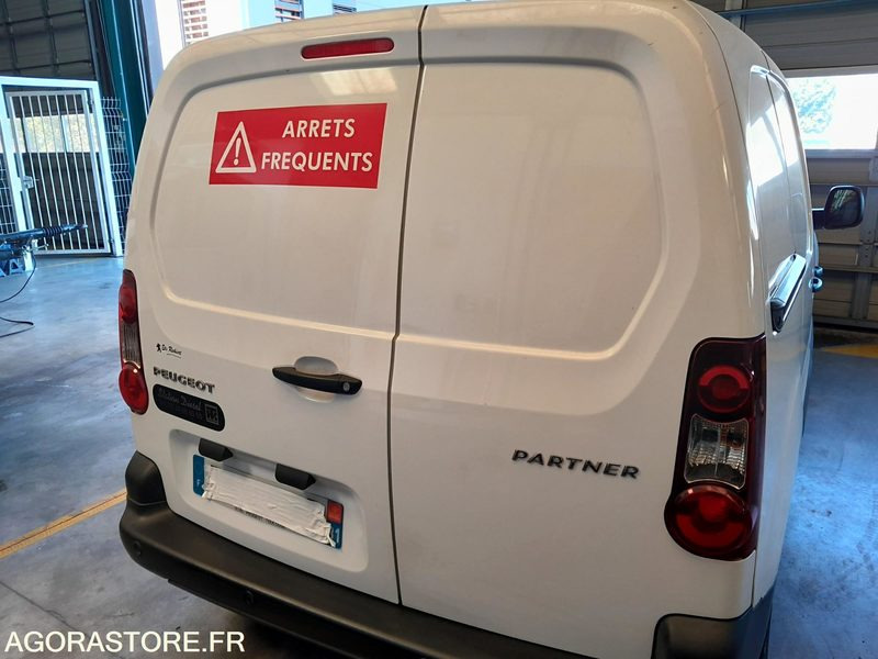 PEUGEOT PARTNER II 1.6 Vti 50026 kms 2016 frigo - Fourgonnette: photos 5 PEUGEOT PARTNER II 1.6 Vti 50026 kms 2016 frigo - Fourgonnette: photos 5
