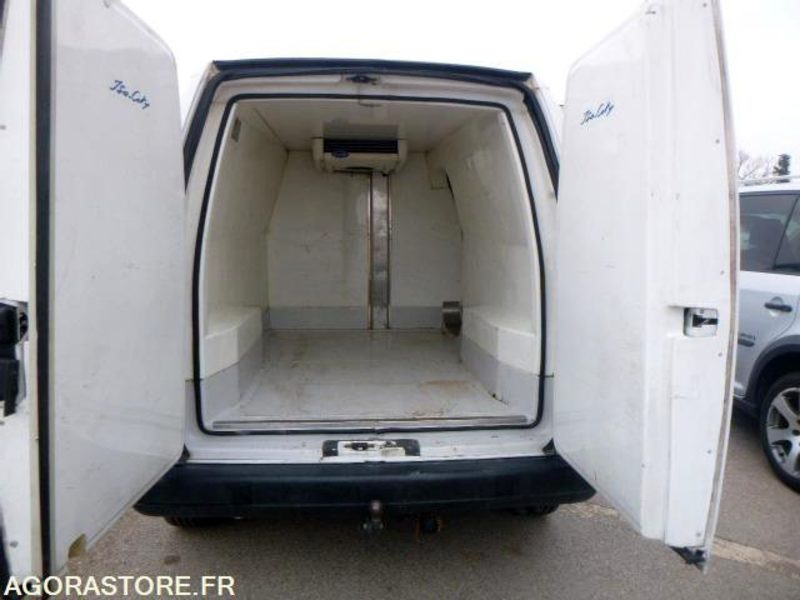 PEUGEOT expert frigorifique - 2003 - 96 210km - Fourgonnette: photos 5 PEUGEOT expert frigorifique - 2003 - 96 210km - Fourgonnette: photos 5