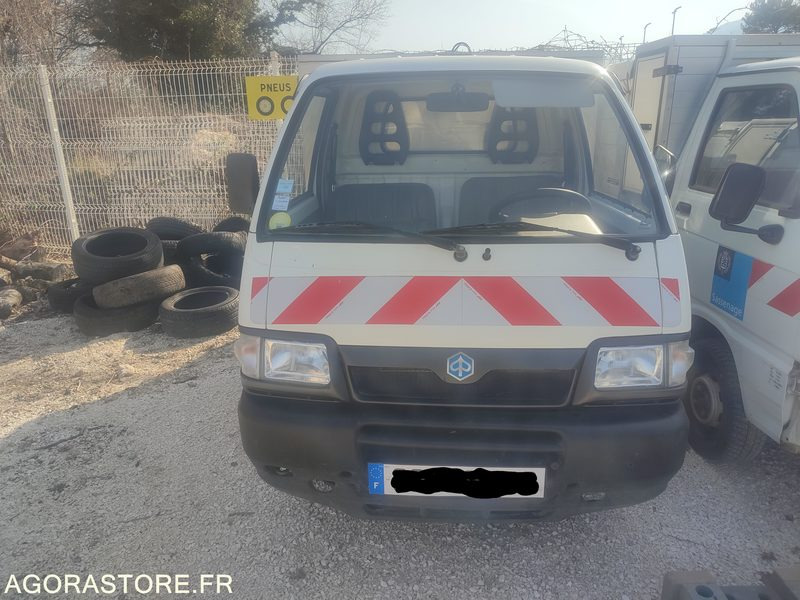PIAGGIO 866 CZT 38 PORTER VENDU POUR PIECES VENDU SANS CONTROLE TECHNIQUE - Utilitaire benne: photos 1 PIAGGIO 866 CZT 38 PORTER VENDU POUR PIECES VENDU SANS CONTROLE TECHNIQUE - Utilitaire benne: photos 1