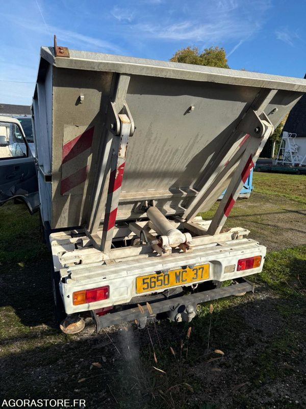 PIAGGIO PORTER - Utilitaire benne: photos 4 PIAGGIO PORTER - Utilitaire benne: photos 4