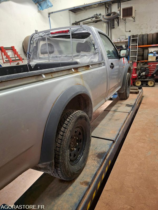 PICK UP D MAX ISUZU - Pick-up: photos 4 PICK UP D MAX ISUZU - Pick-up: photos 4