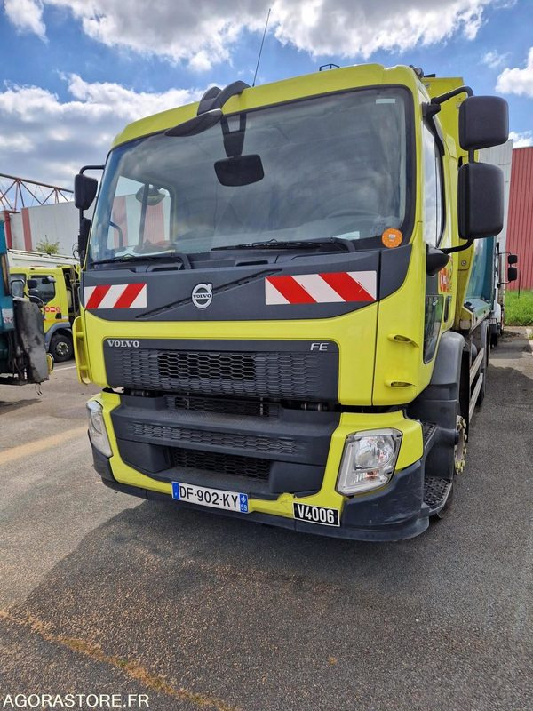 PORTEUR BOM 26T VOLVO GEESINK - 2014 - 154700kms - Benne à ordures ménagères: photos 1 PORTEUR BOM 26T VOLVO GEESINK - 2014 - 154700kms - Benne à ordures ménagères: photos 1