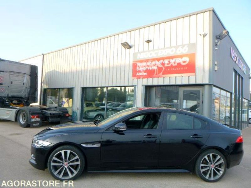PRIX TTC 0% TVA - JAGUAR XE 2.0 180CV R SPORT AWD - 2016 - 160 000km - Voiture: photos 5 PRIX TTC 0% TVA - JAGUAR XE 2.0 180CV R SPORT AWD - 2016 - 160 000km - Voiture: photos 5