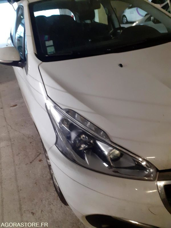 Peugeot 208 - 2015 - 195014kms - Voiture: photos 3 Peugeot 208 - 2015 - 195014kms - Voiture: photos 3