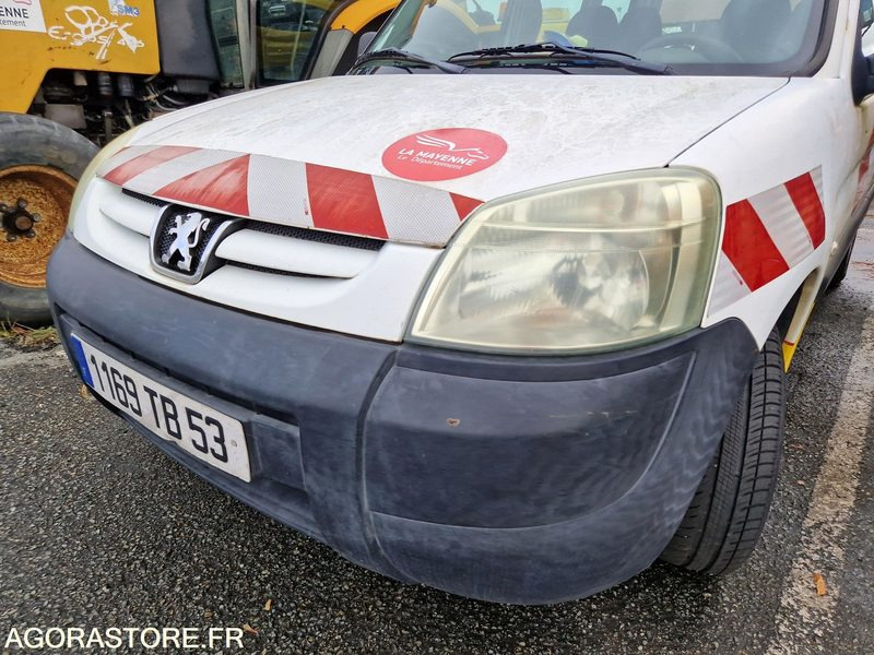 Peugeot Partner - 234876 -2006 - 1169TB53 - Voiture: photos 2 Peugeot Partner - 234876 -2006 - 1169TB53 - Voiture: photos 2