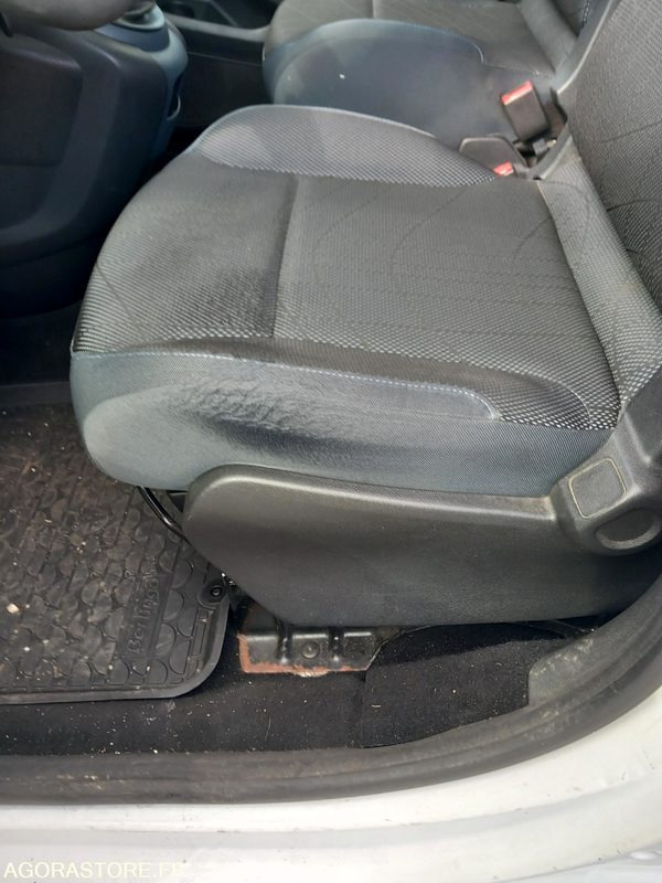 Fourgonnette Peugeot Partner BL028QY: photos 15 Fourgonnette Peugeot Partner BL028QY: photos 15