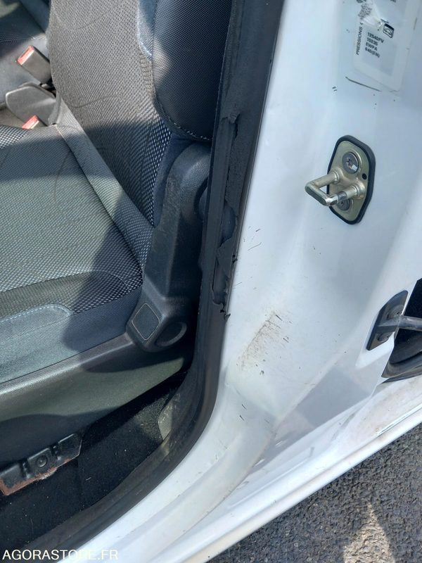 Fourgonnette Peugeot Partner BL028QY: photos 8 Fourgonnette Peugeot Partner BL028QY: photos 8