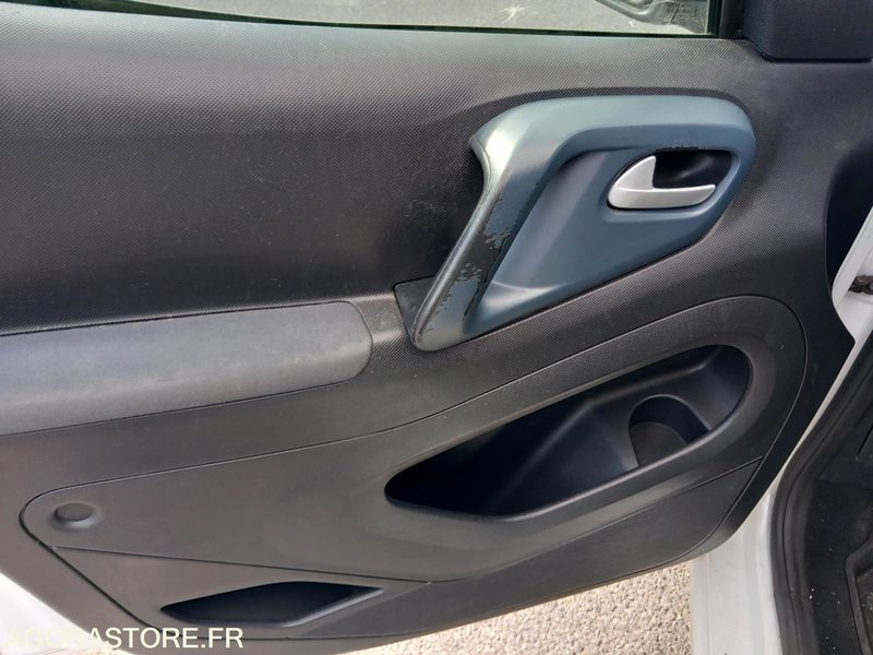 Fourgonnette Peugeot Partner BL028QY: photos 14 Fourgonnette Peugeot Partner BL028QY: photos 14