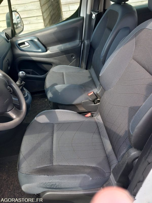 Fourgonnette Peugeot Partner BL028QY: photos 13 Fourgonnette Peugeot Partner BL028QY: photos 13