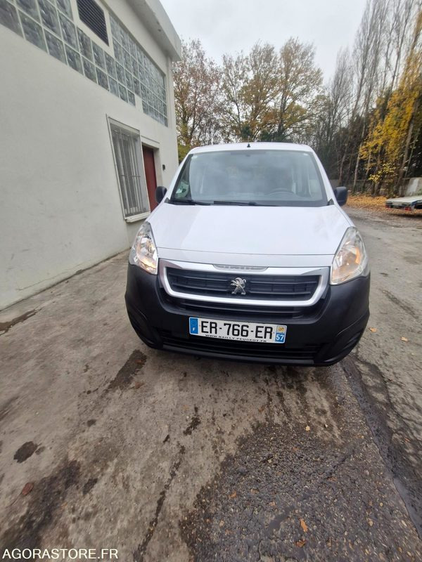 Peugeot partner cabine approfondie long 1.6 bluehdi 100 bvm5 CLIM 128863 kms - Fourgonnette: photos 1 Peugeot partner cabine approfondie long 1.6 bluehdi 100 bvm5 CLIM 128863 kms - Fourgonnette: photos 1