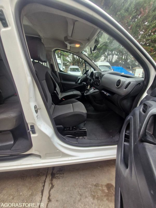 Peugeot partner cabine approfondie long 1.6 bluehdi 100 bvm5 CLIM 128863 kms - Fourgonnette: photos 2 Peugeot partner cabine approfondie long 1.6 bluehdi 100 bvm5 CLIM 128863 kms - Fourgonnette: photos 2