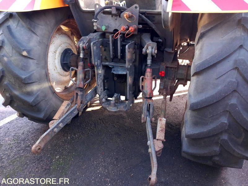 RENAULT CERES 335 AVEC CHARGEUR FAUCHEUX F2 (E2453-E3482) - Tracteur agricole: photos 5 RENAULT CERES 335 AVEC CHARGEUR FAUCHEUX F2 (E2453-E3482) - Tracteur agricole: photos 5