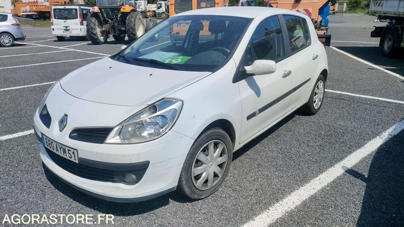 RENAULT CLIO - 2008 - 182854kms - Voiture: photos 1 RENAULT CLIO - 2008 - 182854kms - Voiture: photos 1