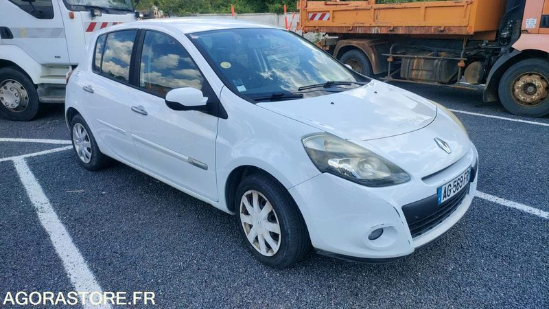 RENAULT CLIO - 2009 - 208126kms - Voiture: photos 2 RENAULT CLIO - 2009 - 208126kms - Voiture: photos 2