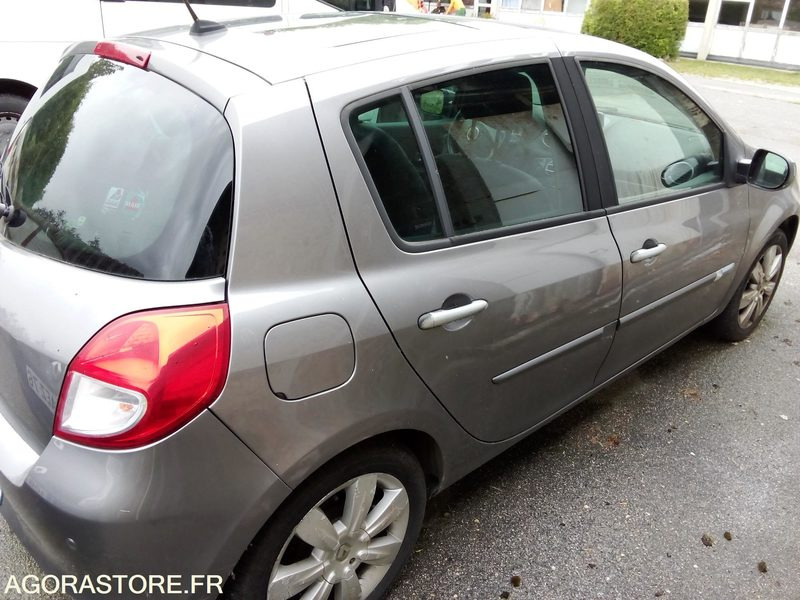 RENAULT CLIO 2010 - Voiture: photos 5 RENAULT CLIO 2010 - Voiture: photos 5