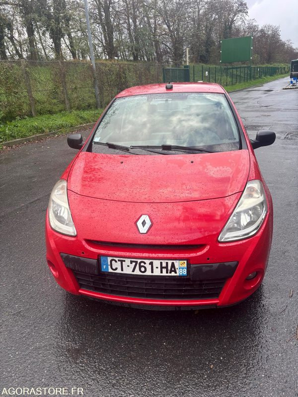 RENAULT - CLIO III (1.5 DCI) - DIESEL - 212000 kms - année 2013 - Voiture: photos 3 RENAULT - CLIO III (1.5 DCI) - DIESEL - 212000 kms - année 2013 - Voiture: photos 3