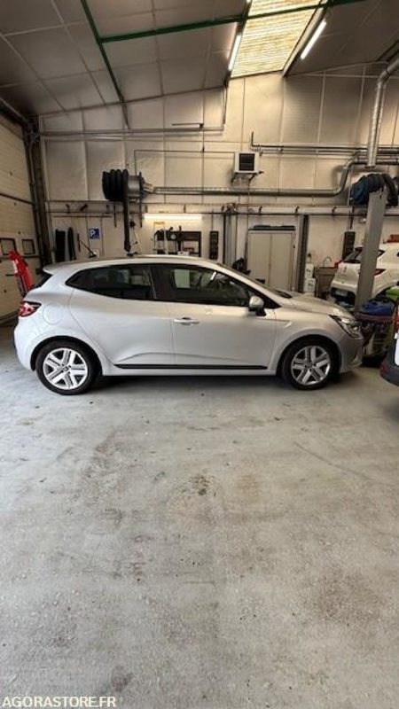 Voiture RENAULT CLIO V Diesel - 35000km - 2019: photos 11