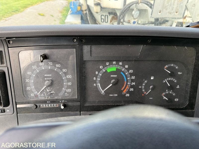 RENAULT HYDROCUREUR ADR 2646-YC-49 VENTE EXPORT EXCLUSIVEMENT - Camion vidangeur: photos 5 RENAULT HYDROCUREUR ADR 2646-YC-49 VENTE EXPORT EXCLUSIVEMENT - Camion vidangeur: photos 5