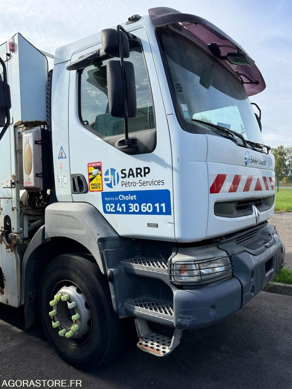 RENAULT HYDROCUREUR ADR 2646-YC-49 VENTE EXPORT EXCLUSIVEMENT - Camion vidangeur: photos 2 RENAULT HYDROCUREUR ADR 2646-YC-49 VENTE EXPORT EXCLUSIVEMENT - Camion vidangeur: photos 2