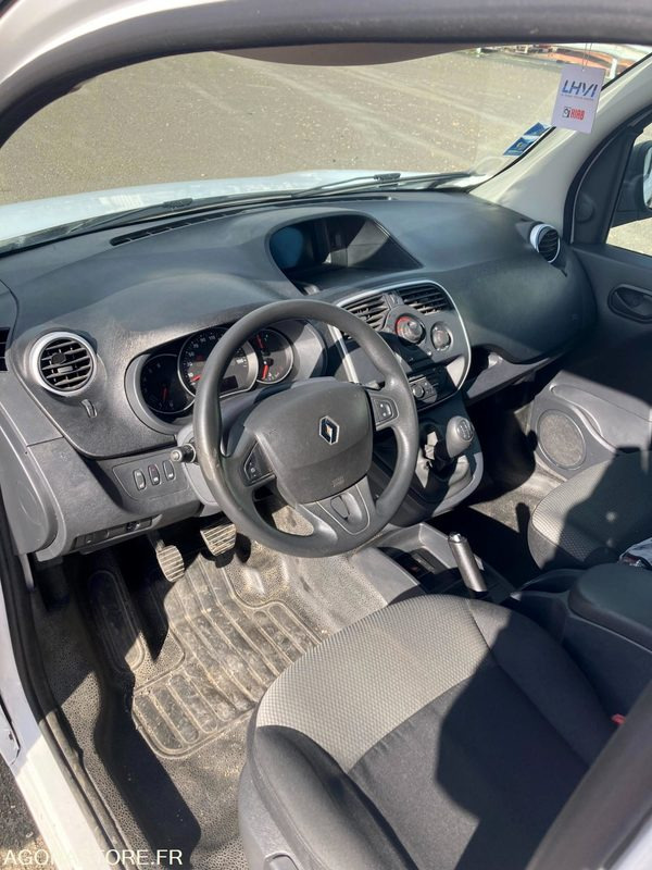 Fourgonnette RENAULT KANGOO diesel - Année 2017 - 330 000 km: photos 12 Fourgonnette RENAULT KANGOO diesel - Année 2017 - 330 000 km: photos 12