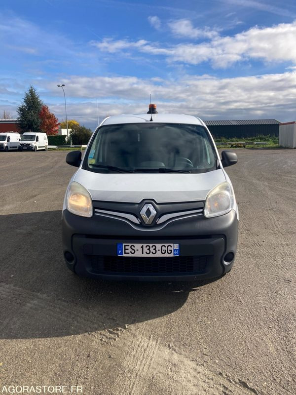RENAULT KANGOO diesel - Année 2017 - 330.000 km - Fourgonnette: photos 2 RENAULT KANGOO diesel - Année 2017 - 330.000 km - Fourgonnette: photos 2