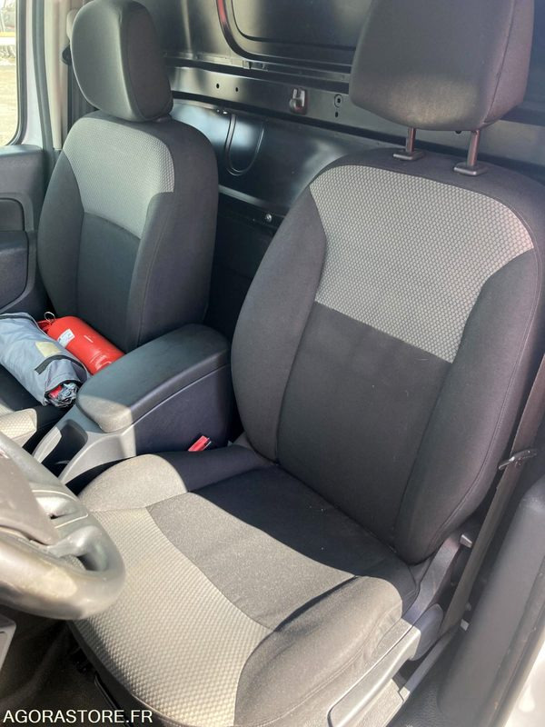 Fourgonnette RENAULT KANGOO diesel - Année 2017 - 330 000 km: photos 13 Fourgonnette RENAULT KANGOO diesel - Année 2017 - 330 000 km: photos 13