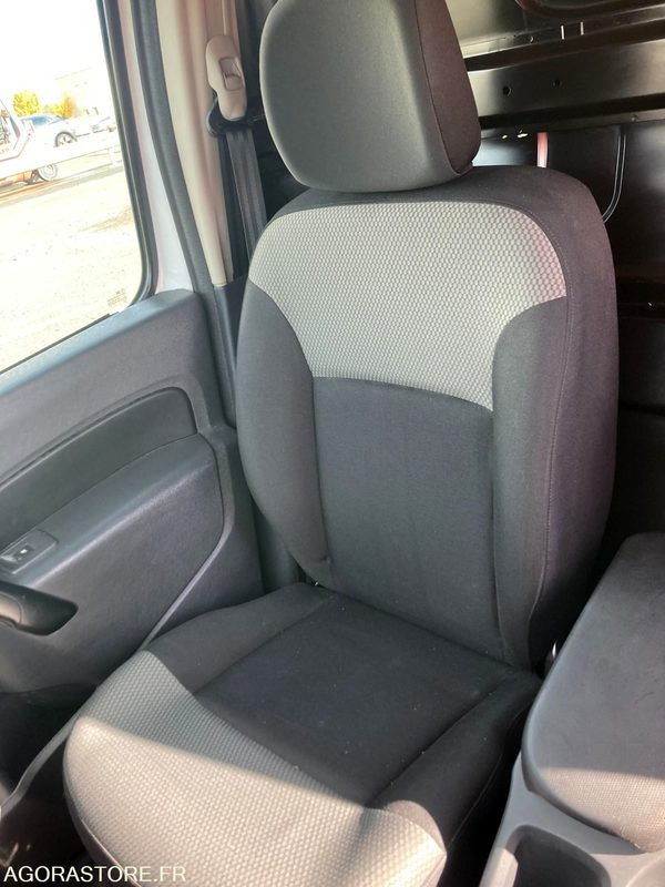 Fourgonnette RENAULT KANGOO diesel - Année 2017 - 330 000 km: photos 14 Fourgonnette RENAULT KANGOO diesel - Année 2017 - 330 000 km: photos 14