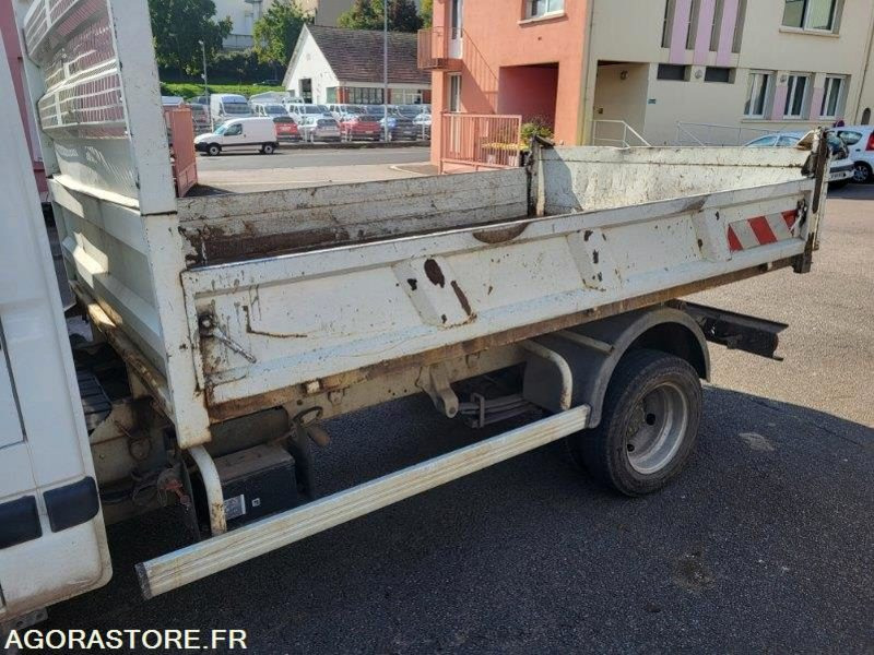 RENAULT MASCOTT BENNNE BASCULANTE (sans contrôle technique) - Utilitaire benne: photos 3 RENAULT MASCOTT BENNNE BASCULANTE (sans contrôle technique) - Utilitaire benne: photos 3