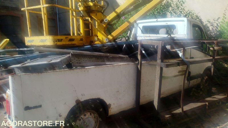 RENAULT MASTER - 2002 - Fourgon utilitaire: photos 1 RENAULT MASTER - 2002 - Fourgon utilitaire: photos 1