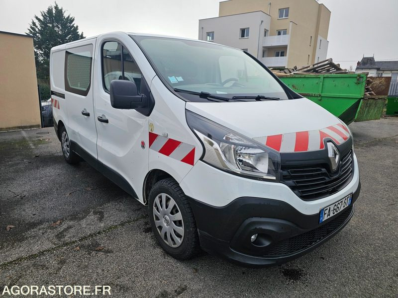 RENAULT TRAFIC - 2018 - 173355KM - FA667ST - Fourgon utilitaire: photos 2 RENAULT TRAFIC - 2018 - 173355KM - FA667ST - Fourgon utilitaire: photos 2