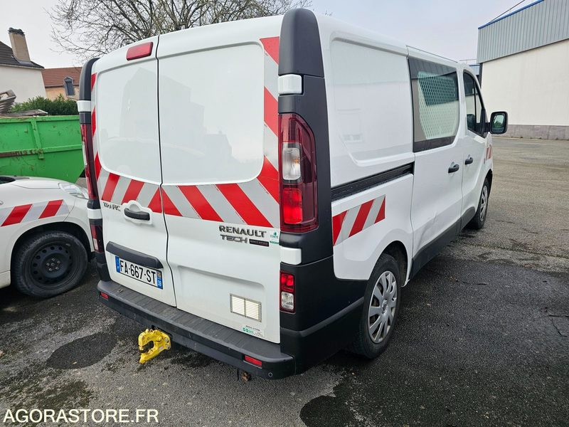 RENAULT TRAFIC - 2018 - 173355KM - FA667ST - Fourgon utilitaire: photos 3 RENAULT TRAFIC - 2018 - 173355KM - FA667ST - Fourgon utilitaire: photos 3