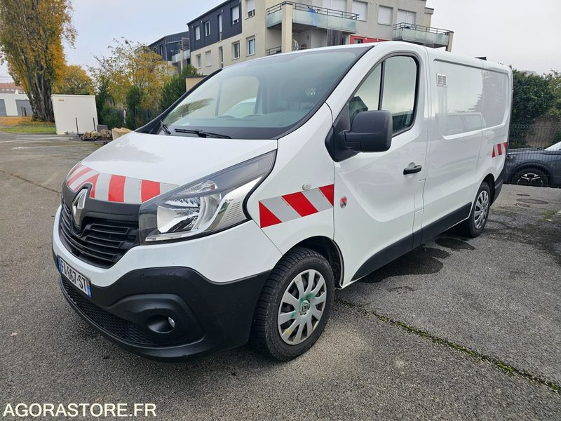 RENAULT TRAFIC - 2018 - 173355KM - FA667ST - Fourgon utilitaire: photos 1 RENAULT TRAFIC - 2018 - 173355KM - FA667ST - Fourgon utilitaire: photos 1