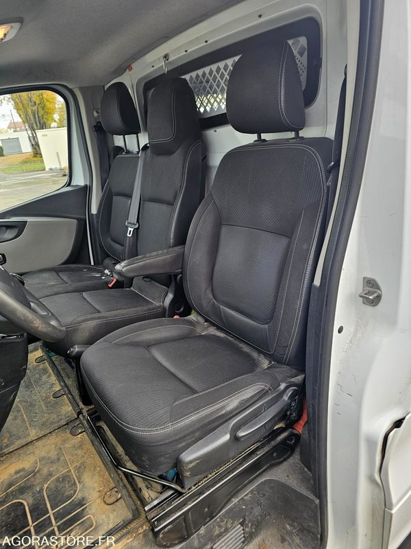 RENAULT TRAFIC - 2018 - 173355KM - FA667ST - Fourgon utilitaire: photos 5 RENAULT TRAFIC - 2018 - 173355KM - FA667ST - Fourgon utilitaire: photos 5