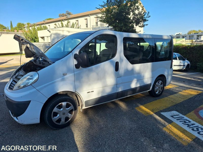 RENAULT TRAFIC - Minibus, Transport de personnes: photos 1 RENAULT TRAFIC - Minibus, Transport de personnes: photos 1