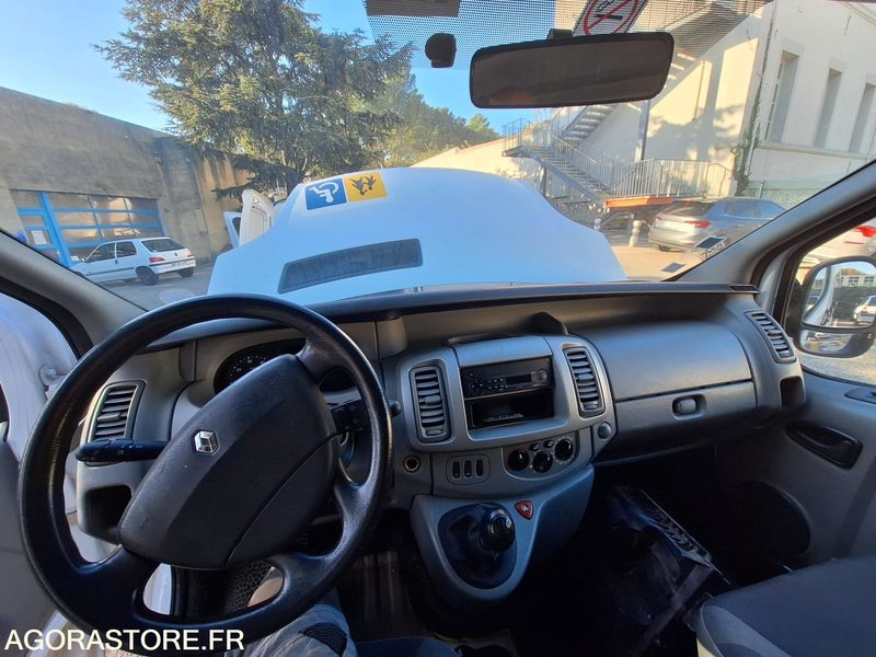 RENAULT TRAFIC - Minibus, Transport de personnes: photos 4 RENAULT TRAFIC - Minibus, Transport de personnes: photos 4