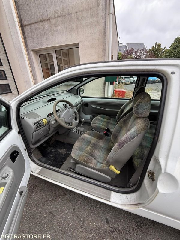 RENAULT TWINGO GPL / ESSENCE - Voiture: photos 4 RENAULT TWINGO GPL / ESSENCE - Voiture: photos 4