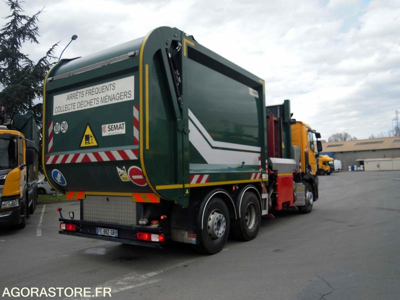 Renault 6x2 Gamme C équipé d'une benne à chargement latéral Maxxum Robopac 23m3 - Benne à ordures ménagères: photos 4 Renault 6x2 Gamme C équipé d'une benne à chargement latéral Maxxum Robopac 23m3 - Benne à ordures ménagères: photos 4