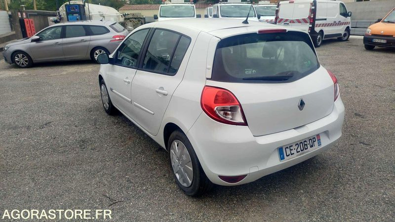 Renault - Clio - 2012 - 172874 kms - Voiture: photos 5 Renault - Clio - 2012 - 172874 kms - Voiture: photos 5