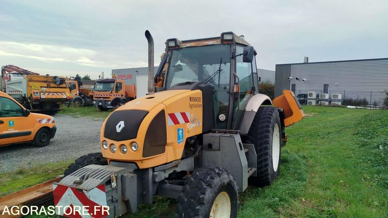 Renault Ergos 446 - 2009 - 10940h - 492CKV31 - Tracteur agricole: photos 1 Renault Ergos 446 - 2009 - 10940h - 492CKV31 - Tracteur agricole: photos 1